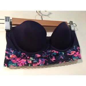 Pink by Victoria’s Secret Strapless Bra. 32B.